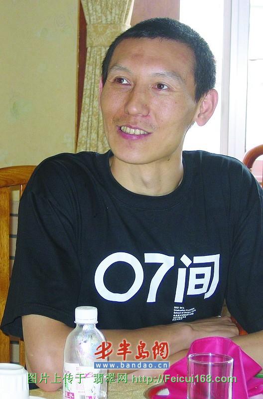 金镶玉主创是青岛人 肖勇高兴奖牌在家乡颁发[组图]