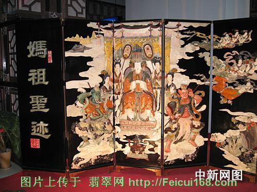 闽台缘博物馆内的巨幅玉石镶嵌《妈祖》