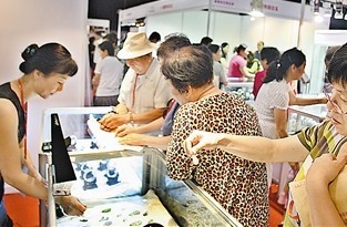 天津璀璨珠宝精品展开幕当天爆棚 海内外顶级珠宝“斗宝’