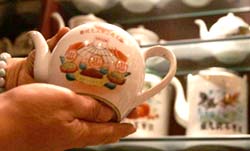 文革时茶壶已成收藏新宠(图)