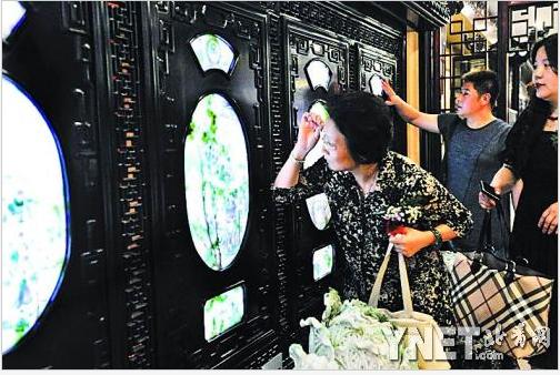 “百子图”玉石屏风 亮相城南玉器市场