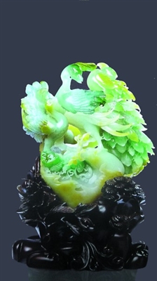 三彩翡翠俏色雕《鸾翔凤集》(图)