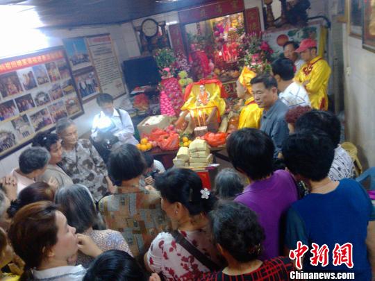 海南举行翡翠玉妈祖巡安祈福活动 纪念妈祖诞辰