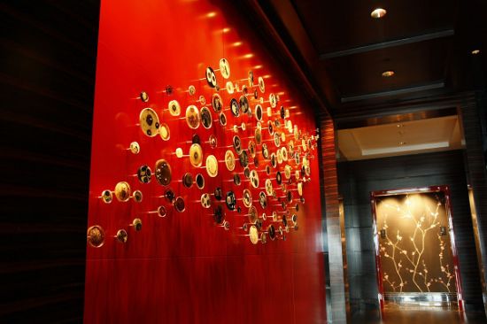 电梯等候厅的艺术品：旧金山艺术家Klari Reis的装置作品