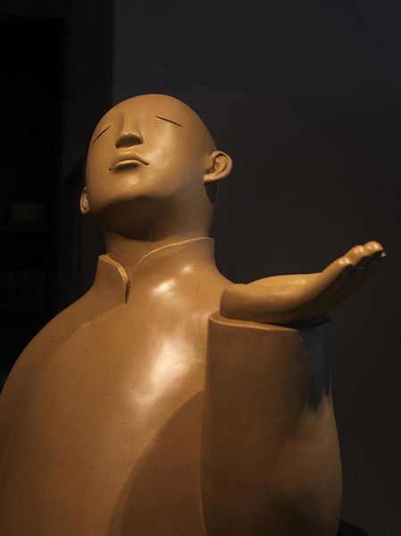 酒店87层的大堂艺术品：谢艾格的雕塑《普利斯先生》