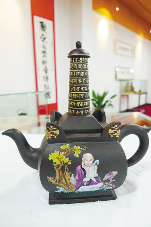 孙永忠：玩壶玩出小博物馆