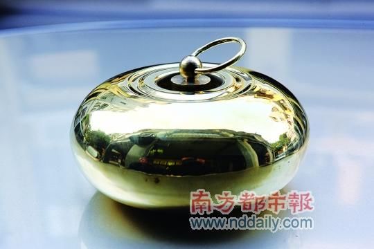 “汤婆子”据说2000多元一个。 