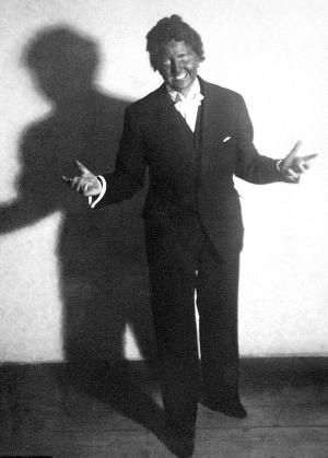 化装成乔尔森的爱娃