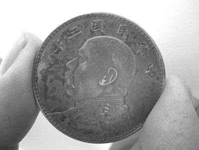 去年3月，“袁大头”价格再度飙升，目前已破千元。 见习记者吴海龙摄
