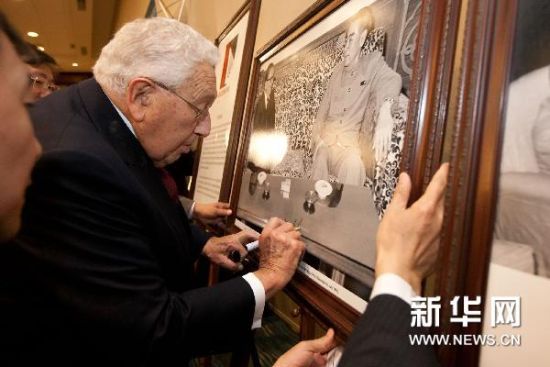 老照片再现中美关系40年