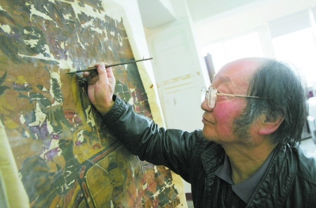 康有为林则徐字画长虫发霉险遭毁