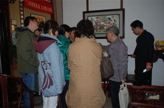 红木专家杨家驹老师亲自教消费者如何挑选红木家具