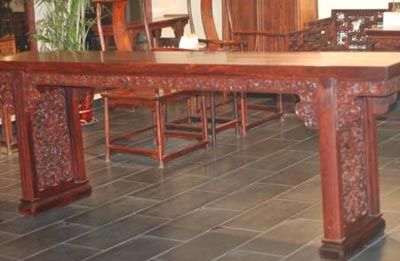 价值88万元紫檀条案