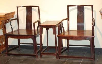 价值26万元紫檀扇形椅