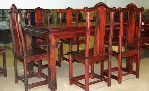 拍品之一 老挝红酸枝独板餐桌