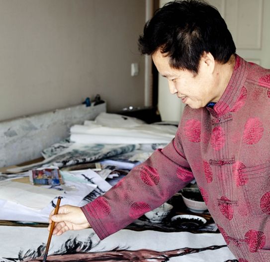 品陈有杰画马：意在追求