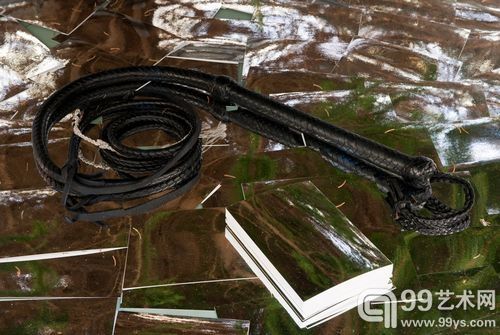 艺术家乔尔吉奥-萨多蒂为泰特建圣诞树