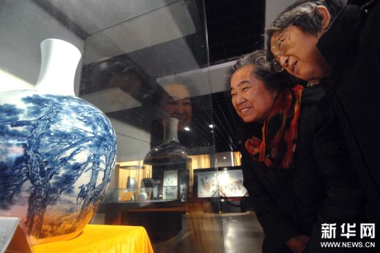 北京：陶瓷精品展吸引市民眼球(图)