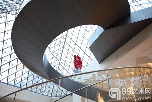 托尼?克拉格雕塑亮相卢浮宫(图)