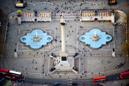 第四基座上的矛盾