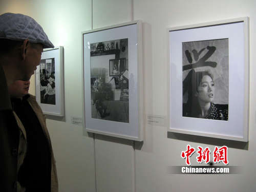 马克?吕布未公开作品亮相成都(图)