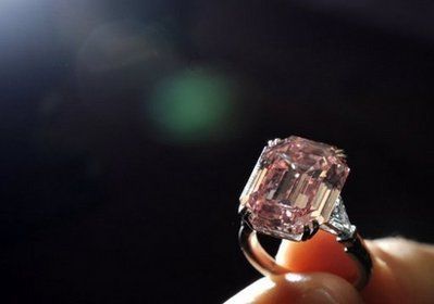 11克拉粉钻以1080万美元成交(图)