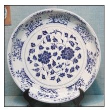 青花牡丹花卉盘