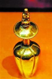 兖州市兴隆塔地宫被盗后追回的宋代金舍利瓶