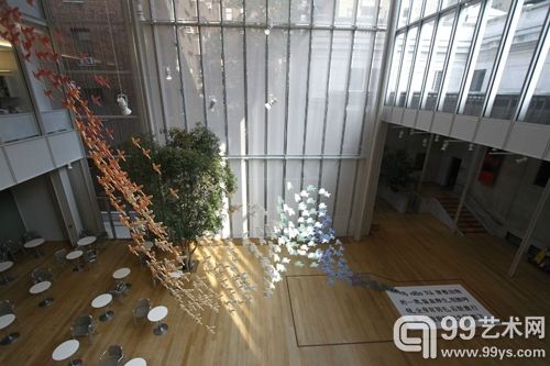 徐冰《鸟飞了3》纽约亮相