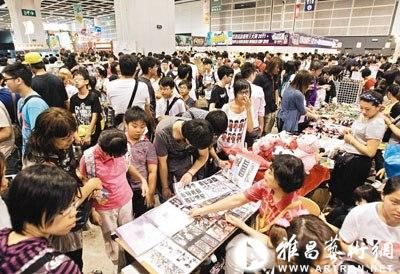 香港动漫节红火 嫩模惹争议
