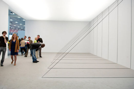 印尼华侨余德耀收藏的弗瑞德•桑德贝克（Fred Sandback）的装置作品