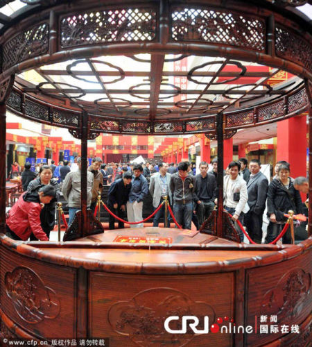 售价为199万元人民币的鸳鸯团圆床