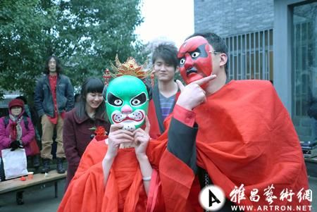 疗伤系艺术家集体颠覆婚礼