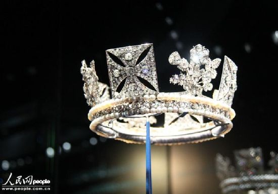 白金汉宫特别举行皇室钻石展
