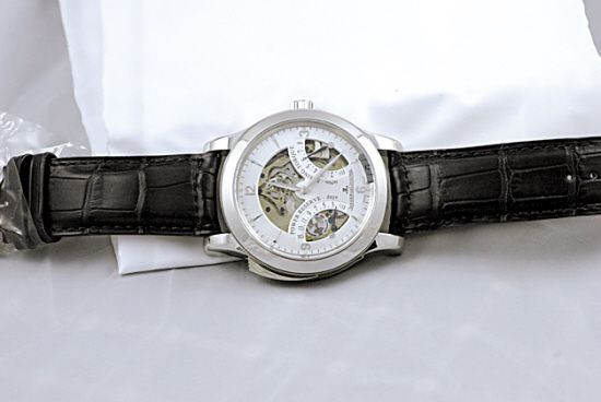 JLC Repeater：JLC“积家”的铂金限量款问表，采取敲打机芯水晶柱的方式打簧报时。工艺独特且少有，深得玩家的宠爱。