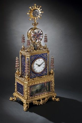 清乾隆 御制铜鎏金珐琅嵌宝石、白料石西洋式座钟