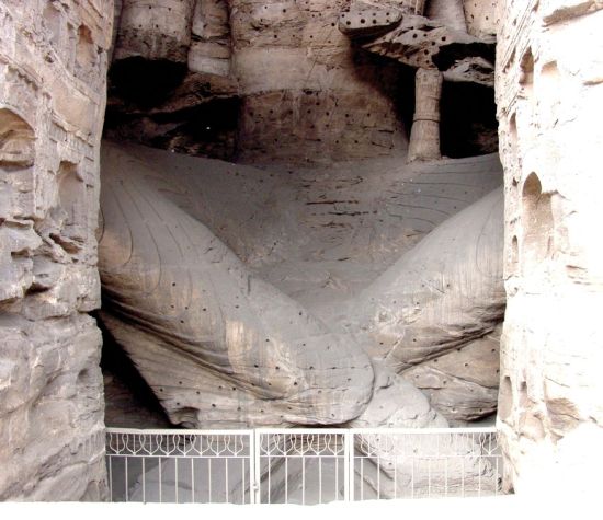 图5 第十七窟主尊腿部