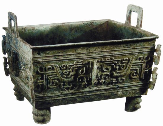 西周凤纹方鼎