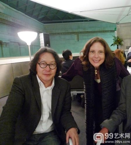 徐冰与Jan Stuart-大英博物馆亚洲文物总监合影。
