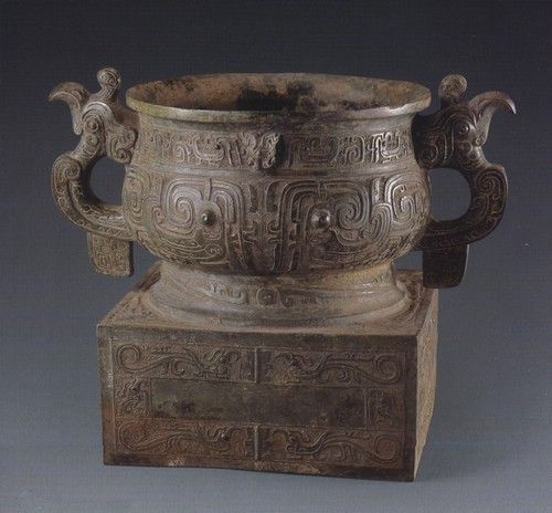 西周早期蚕纹方鼎