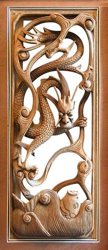 图4 屋宇内的木雕