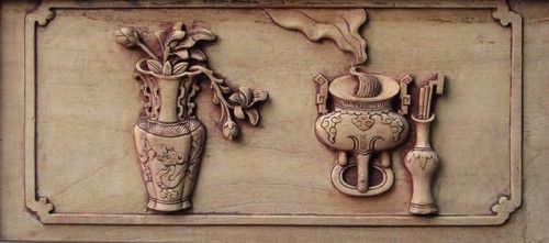 图5 庙宇中的木雕