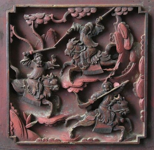 图7 湘西刀马人木雕