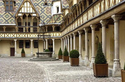 Hospices de Beaune。
