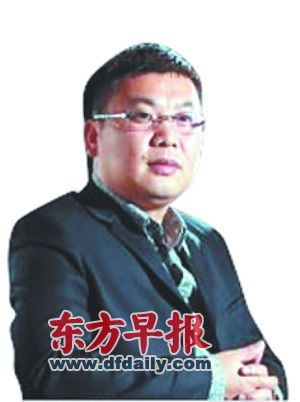 义乌收藏协会副会长，收藏以建筑构件和地方家具为主体的木雕、石雕、砖雕达1300余件。