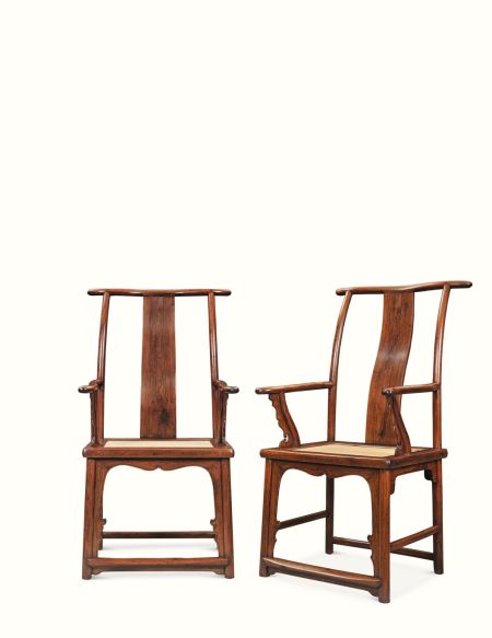 明晚期 黄花梨四出头高靠背弯材官帽椅成对 54.5 × 43.8 × 112 cm 来源：比利时吉赛尔(Gisele Croes)女士旧藏。