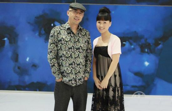 杨少斌、水果合影。