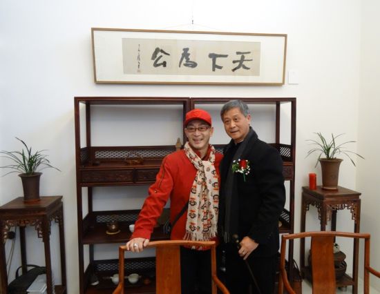 六小龄童、周世琮两位表演艺术家在曾宓书法展现场