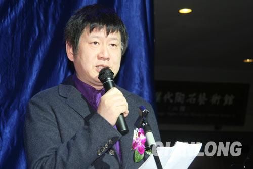 周春芽：艺术家要走在时代前列