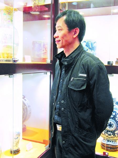 李汉腾：为买瓷盘 连夜卖房